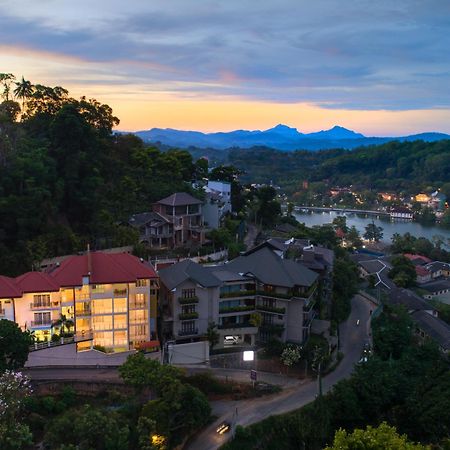 Hotel Cassendra Kandy Esterno foto